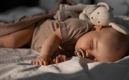 Як налаштувати режим сну новонародженого? Усе про сон немовлят