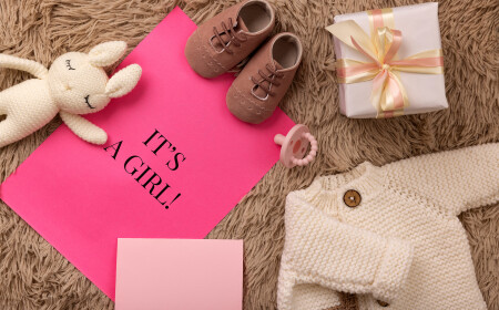 Що подарувати новонародженій дівчинці: корисні та актуальні ідеї