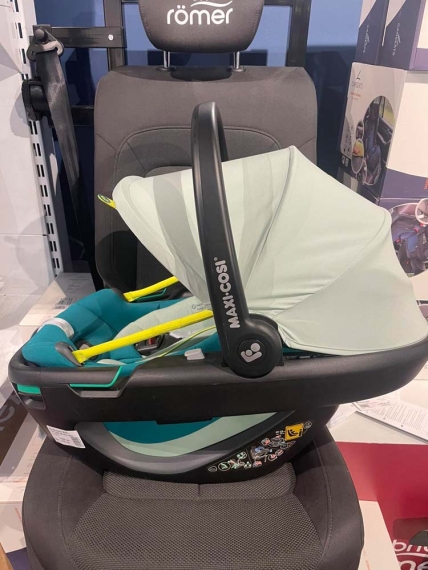 Автокрісло MAXI-COSI Coral 360 (Neo Green)