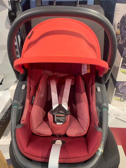 Автокрісло Maxi-Cosi Coral (Essential Red)