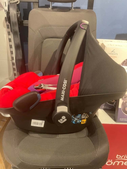 Автокрісло Maxi-Cosi Pebble Plus (Red Orchid) УЦ