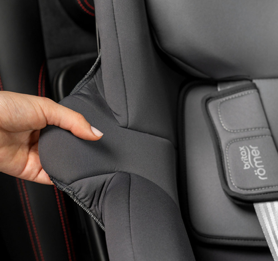 Автокрiсло Britax Römer Dualfix Plus (Carbon Black)