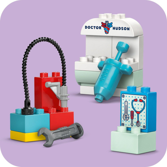 Конструктор LEGO Duplo Disney Візит МакКвіна в гараж Дока