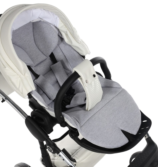 Універсальна коляска 2 в 1 Junama  Individual (White/Silver 15)