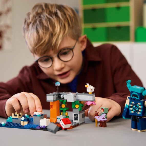 Конструктор LEGO Minecraft Зустріч із Боронителем, 238 деталей