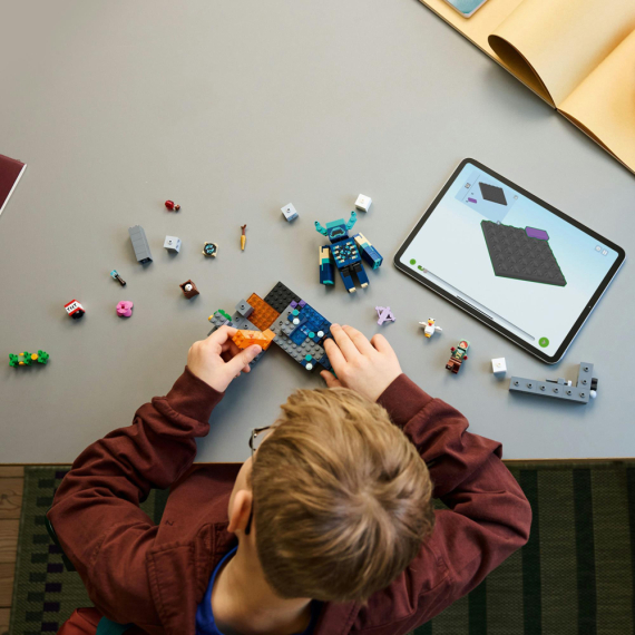 Конструктор LEGO Minecraft Зустріч із Боронителем, 238 деталей