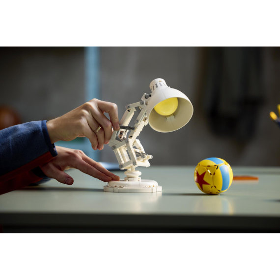 Конструктор LEGO Ideas Disney Pixar Luxo Jr. Конструктор моделі