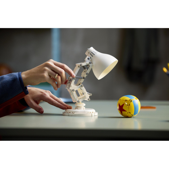 Конструктор LEGO Ideas Disney Pixar Luxo Jr. Конструктор моделі