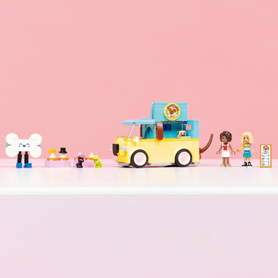 Конструктор LEGO Friends Фургон з аксесуарами для улюбленців, 237 Деталі