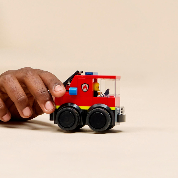 Конструктор LEGO City Автівки Пожежна машина, 67 Деталей