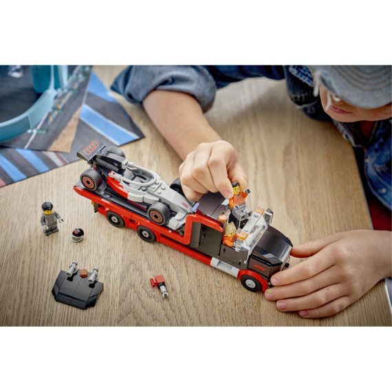 Конструктор LEGO® City Вантажівка для демонстрації F1® із перегоновим автомобілем Audi F1® 508 детал