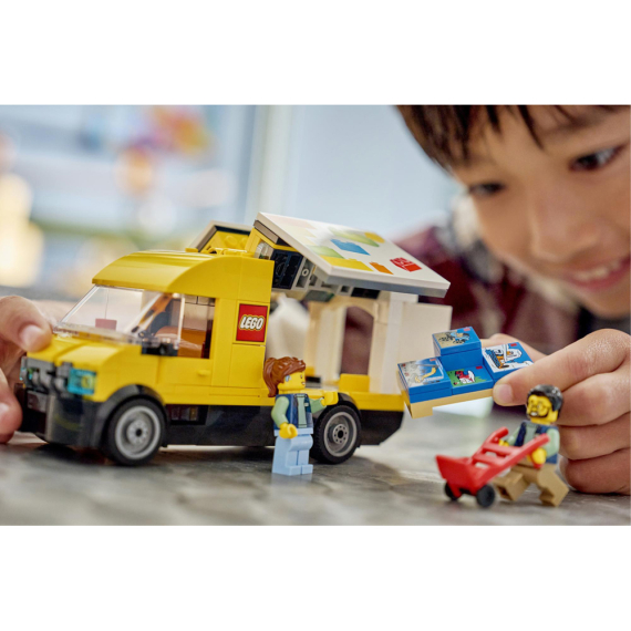 Конструктор LEGO City Фургон, 276 Деталей