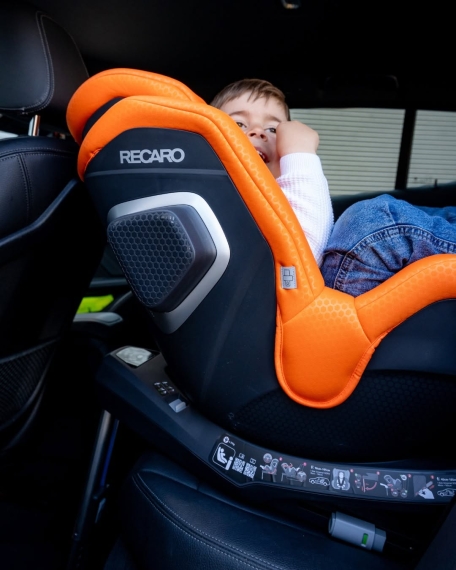 Автокрісло RECARO Toron 1 KID (Vibrant Orange)