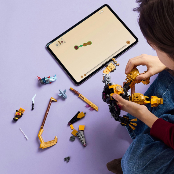 Конструктор LEGO NINJAGO Бойовий робот Арін Спін-джитсу, 213 деталей