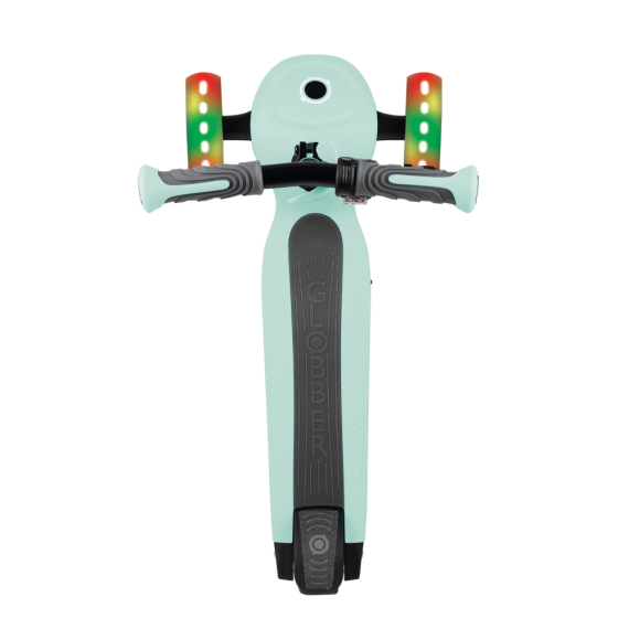 Електросамокат GLOBBER E-MOTION 4, колеса з підсвіткою, 50 кг, 6+, 3 колеса (пастельно-м'ятний)