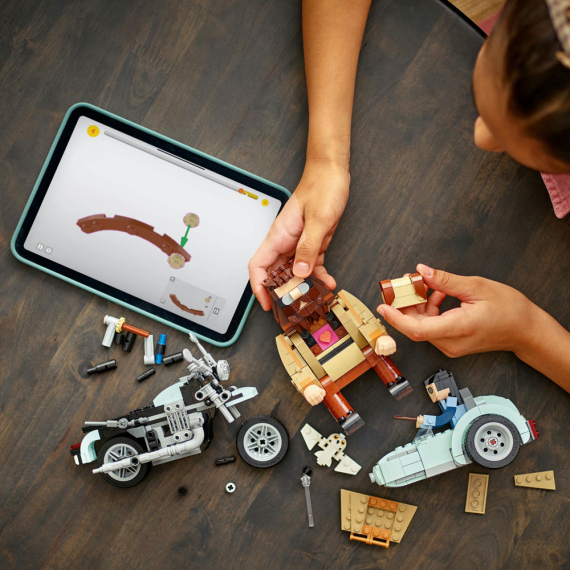 Конструктор LEGO Harry Potter Поїздка Геґріда й Гаррі на мотоциклі, 617 деталей