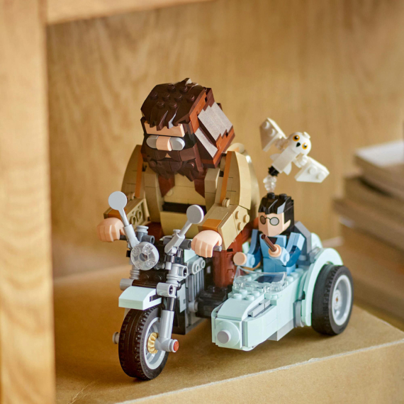 Конструктор LEGO Harry Potter Поїздка Геґріда й Гаррі на мотоциклі, 617 деталей