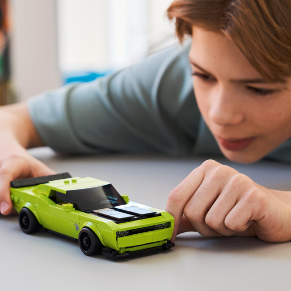 Конструктор LEGO Speed Champions Спортивний автомобіль Dodge Challenger SRT Hellcat, 390 деталей