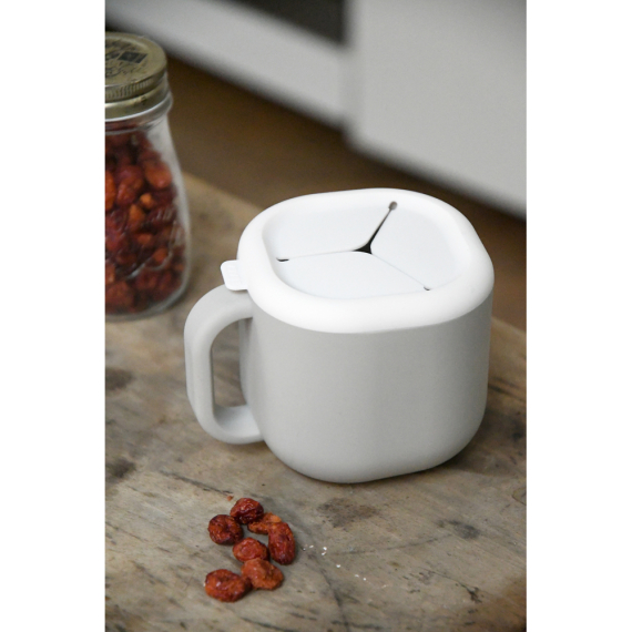 Чашка Beaba Pick 'n' Snack силіконова для снеків і напоїв (сірий)