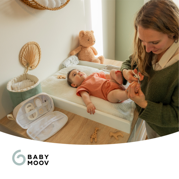 Набір для догляду за дитиною в органайзері Babymoov (пісочний)