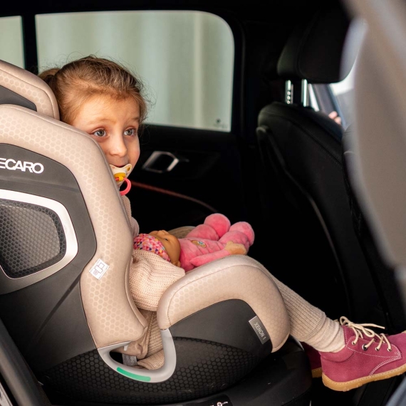 Автокрісло RECARO XENON 1 KID (Elegant Beige)