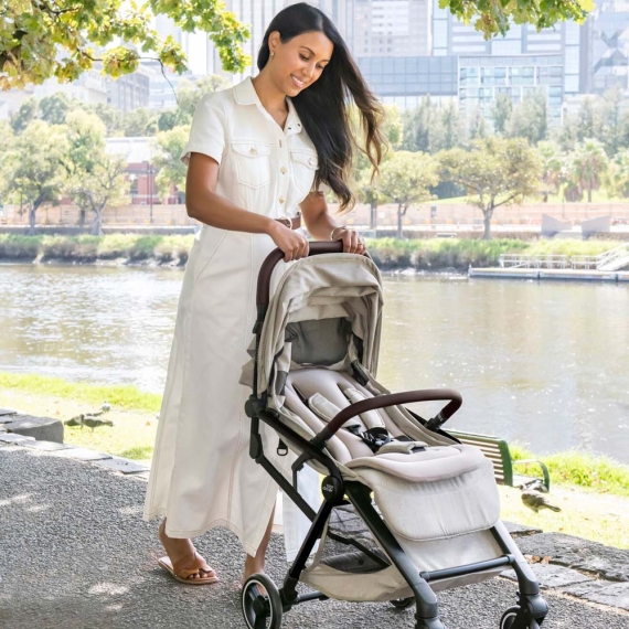 Прогулянкова коляска Britax Römer FLYLITE (Carbon Black)