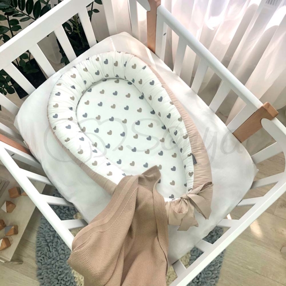 Кокон Маленькая Соня Baby Design Premium (сердечки серо-бежевые) - фото | Интернет-магазин автокресел, колясок и аксессуаров для детей Avtokrisla