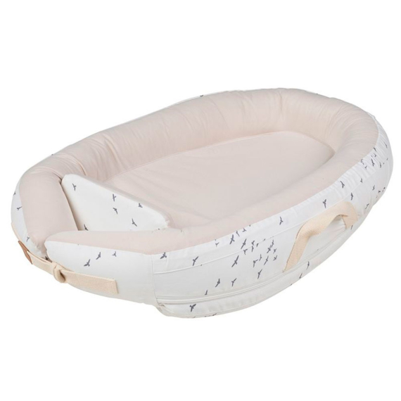 Кокон для сну з обмежувачем Voksi Baby Nest Premium (White Flying) - фото | Интернет-магазин автокресел, колясок и аксессуаров для детей Avtokrisla